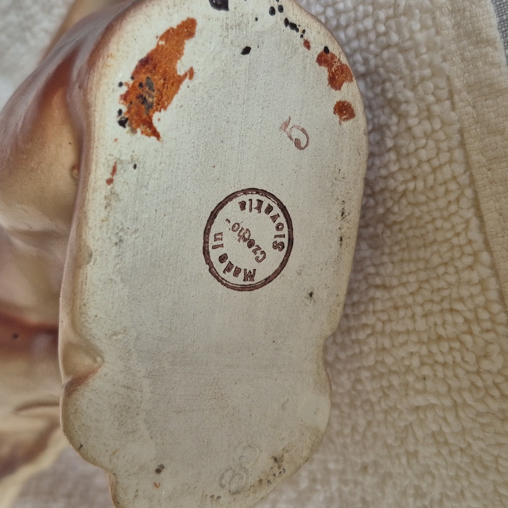 Vintage Cow Shaped Ceramic Creamer. Made In Czechoslovakia With Broken Ear. - Picture 3 of 5